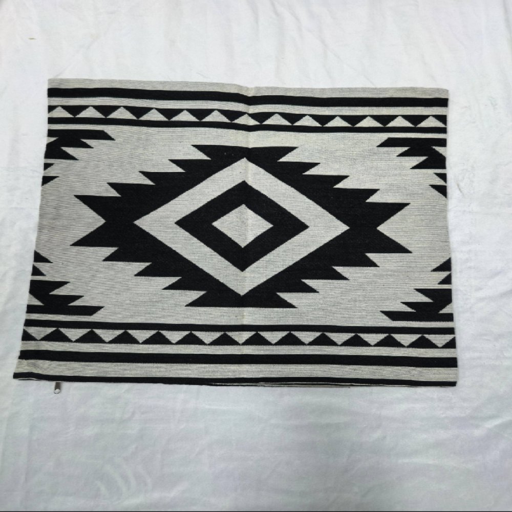 Home Textiles, Cushions & Covers Poly-Cotton Cushion Cover
